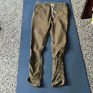 Men’s jogger by divided